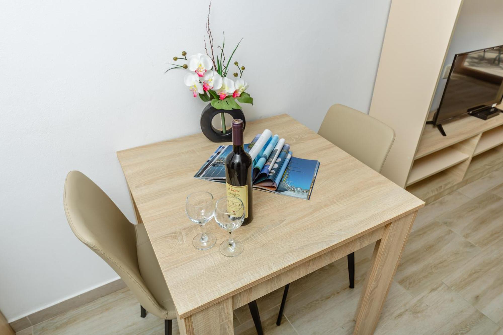 Arvala Apartments Budva Pokoj fotografie